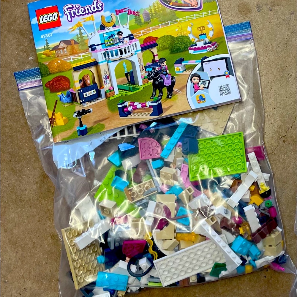 Lego Friends Stephanie’s Horse Jumping #41367